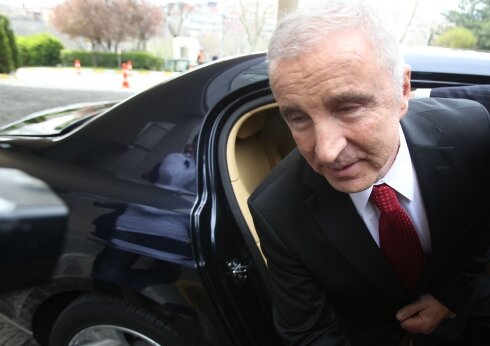 AYSAL VE ARIBO�AN NE KONU�TU?