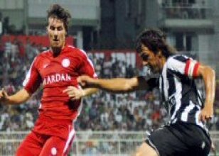 Antalyaspor �orta reklam ald�
