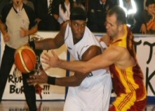 Derbide g�len Kartal oldu