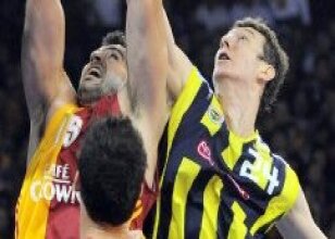 Derbi sar�-k�rm�z�: 74-72