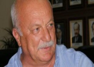 Sadri Şener güven tazeledi!