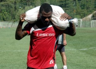 karabukspor-emenike984idman5.jpg