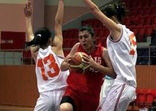 Özge Yavaş Tarsus'da