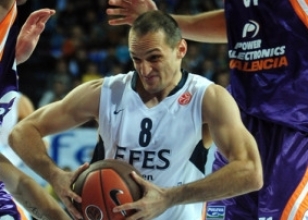 http://cdn.sporx.com/img/3/2010-2/rakocevic_efes_pilsen4.jpg