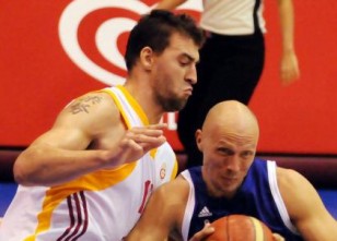Aslan Avrupa'da kral: 62-77