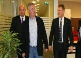 Hiddink TFF'yi ziyaret etti