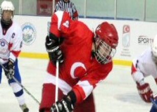 Hokey'de  Bulgaristan'� devirdik: 5-4