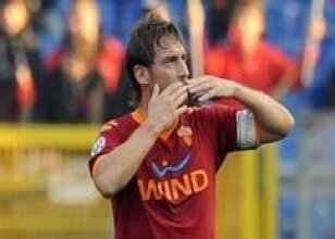 Totti, Inter ma��nda sahada!