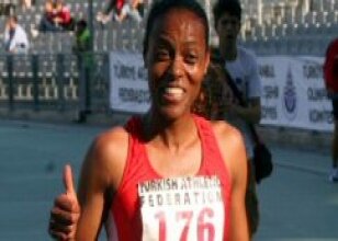 Bekele, 2010'a f�rt�na gibi girdi
