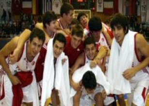 Milliler �eyrek finalde!