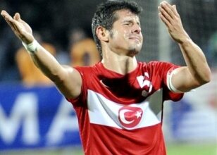 emre-belozoglu-342-1314685016.jpg