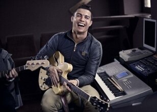 Ronaldo  Messi on Ronaldo Dan Messi Ye B  Y  K Ta