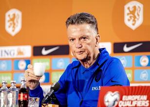 Van Gaal Norve I Yenemeseydik Emekli Olacakt M