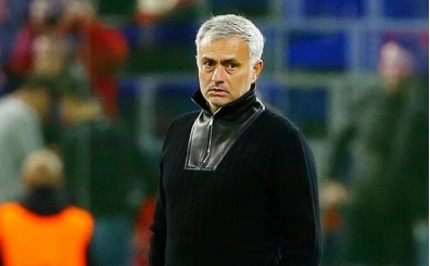 Jose Mourinho, Roma ile 3 yıllık sözleşme imzaladı