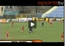 Tak�m arkada��na kafa att�! K�rm�z� kart!