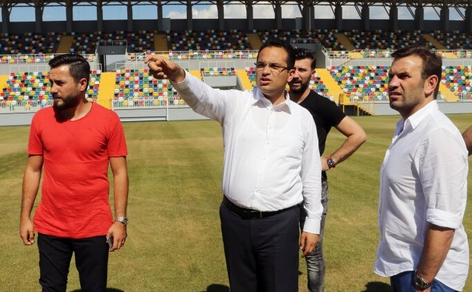 Okan Buruk, Yeni Bornova Stad�'n� be�endi