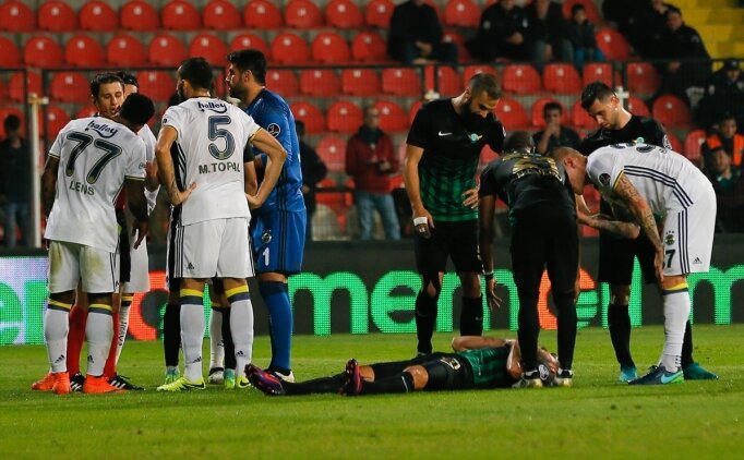 Fenerbah�e'ye derbi �ncesi �ok! Cezal�...