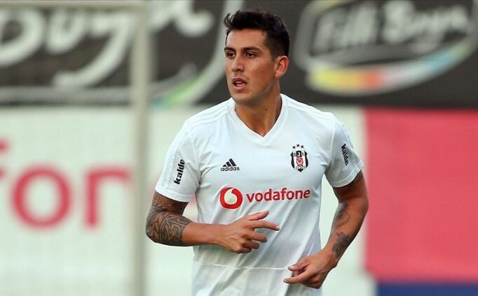 Enzo Roco transfer i�in kap�y� a��k b�rakt�