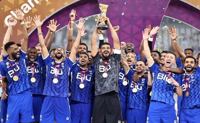 2022 Katar'�n en b�y�k stadyumu a��ld�