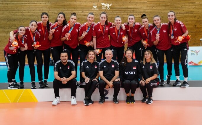 Gen� milli voleybolcular EYOF'u g�m�� madalya ile tamamlad�!