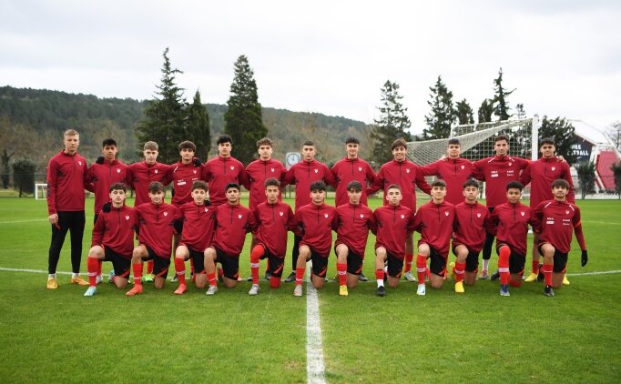 16 Ya� Alt� Milli Futbol Tak�m�'n�n aday kadrosu a��kland�