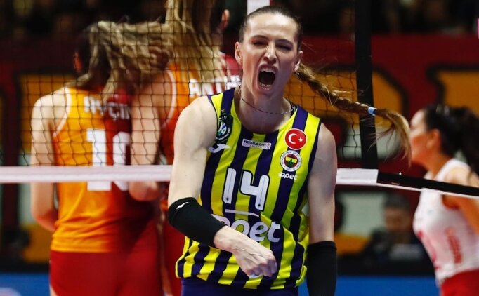 Milli voleybolcu Eda Erdem D�ndar, zat�rreye yakaland�