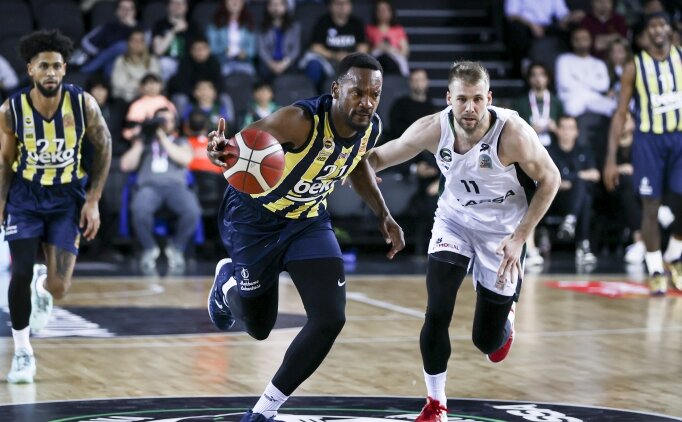 Fenerbah�e Beko, lige galibiyetle d�nd�