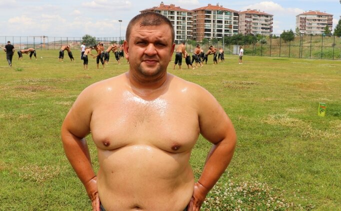 K�rkp�nar cazg�r�, Edirneli pehlivanlara antren�rl�k yap�yor