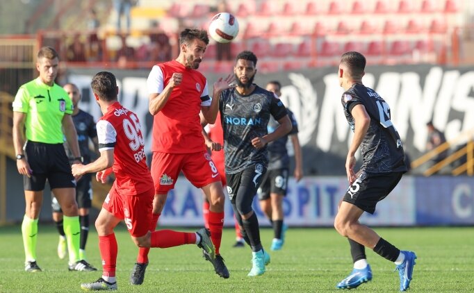 �mraniyespor evinde 3 puan� 90'da kazand�