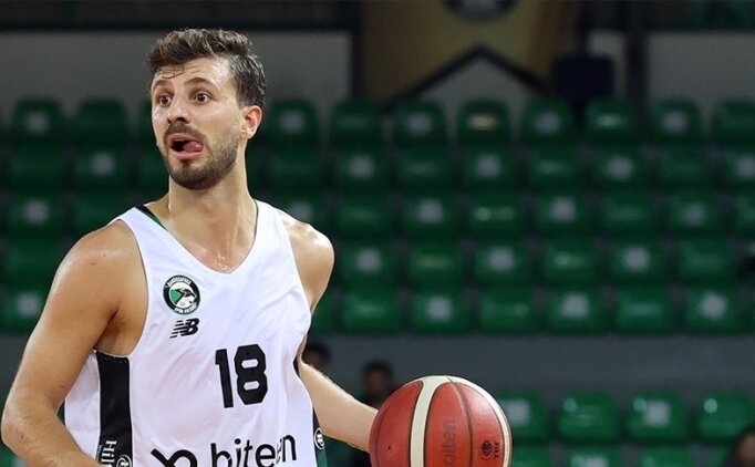 Anadolu Efes'e sakatl�k �oku!