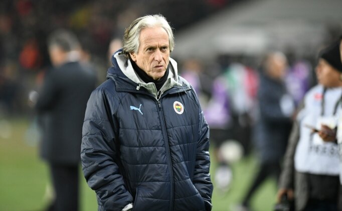 Tar�k Aksar: 'Jorge Jesus, Portekiz'in statlar�na baks�n'