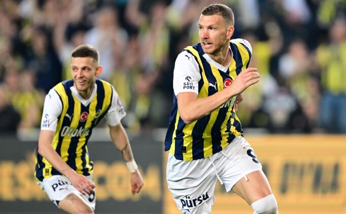 Edin Dzeko, krall��� b�rakmak istemiyor