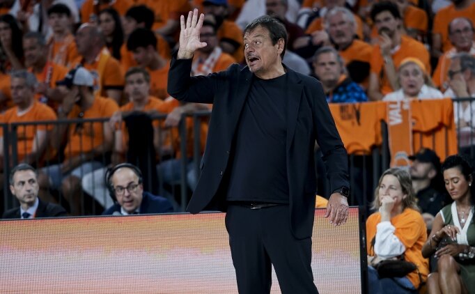 Ergin Ataman'� k�zd�ran soru! Bas�n toplant�s�n� terk etti