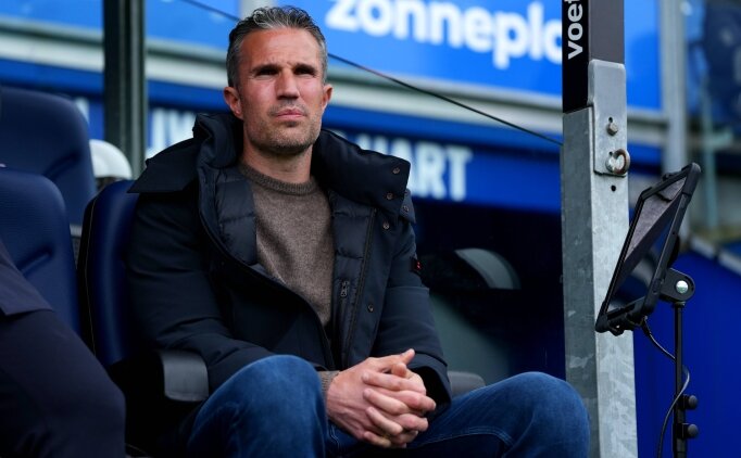 Feyenoord'da Van Persie ile ayr�l�k karar�