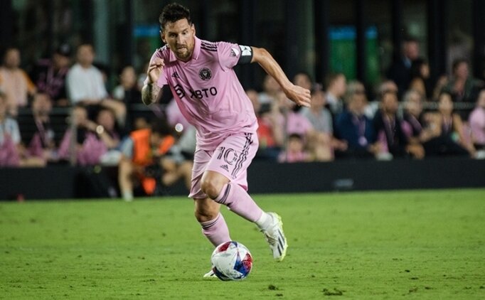 Messi'nin y�ll�k kazanc� a��kland�; dudak u�uklat�c�