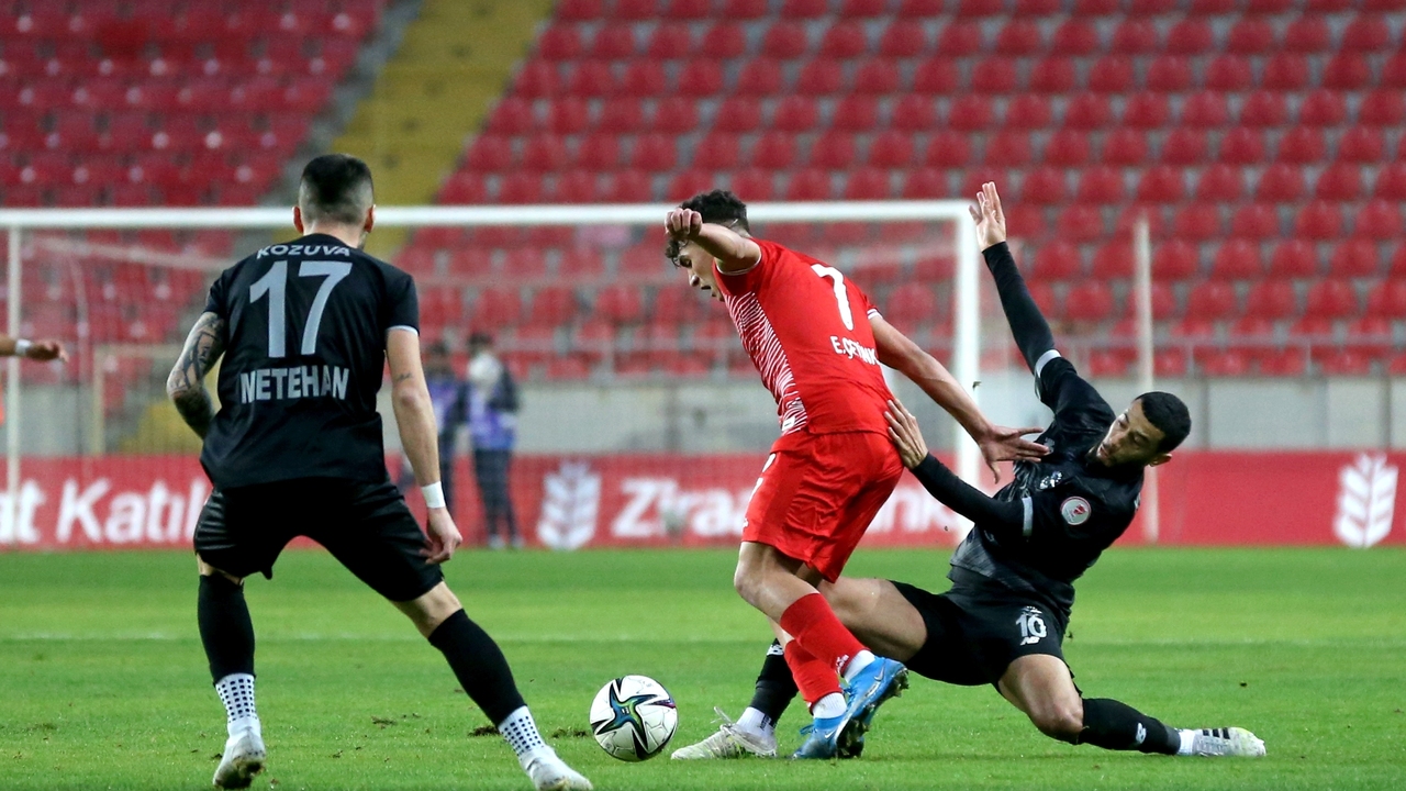 Adana Demirspor zorland� ama turlad�!