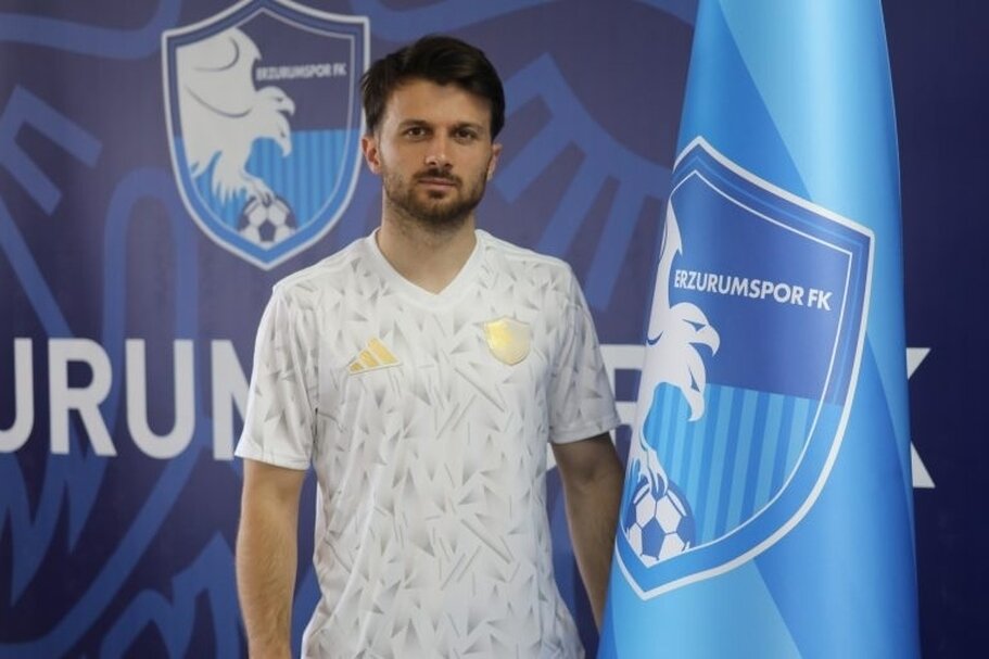 Erzurumspor'da iki imza birden!