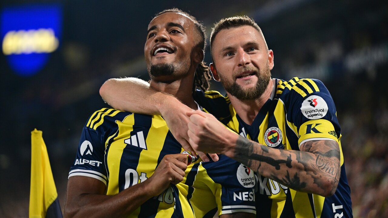 Fenerbah�e'de a��l��� savunmac�lar yapt�!