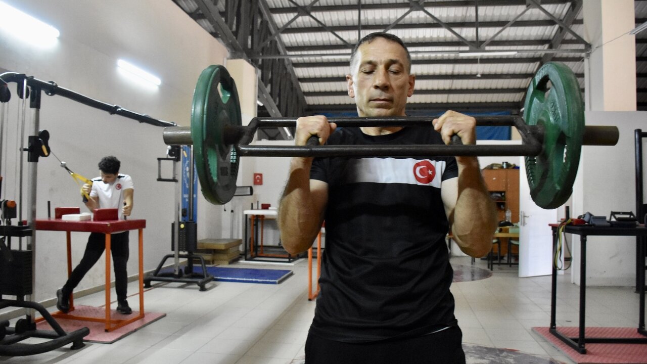 Milli sporcu, k�z�na verdi�i s�z� yerine getirmek istiyor!