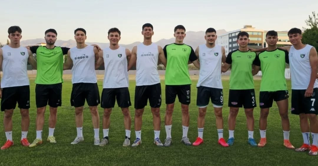 Denizlispor'a 12 puan silme cezas�!