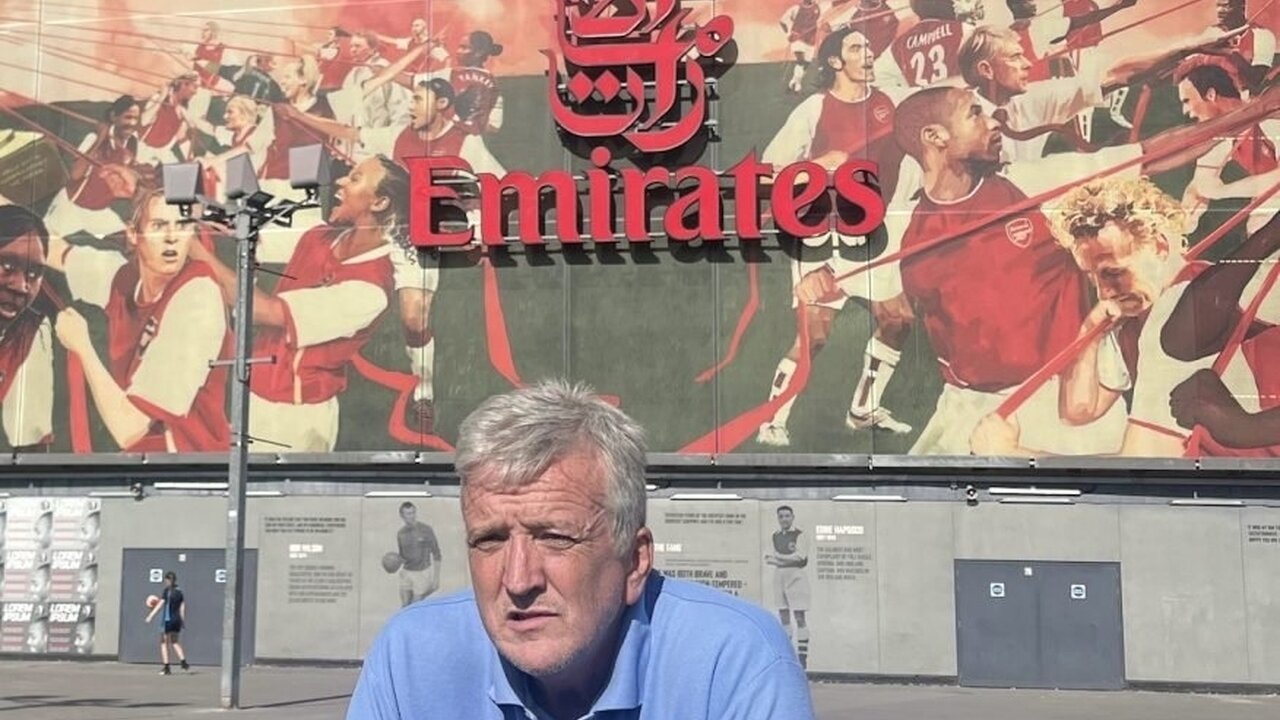 Arsenal, �srail payla��m� sebebiyle �al��an�n� kovdu