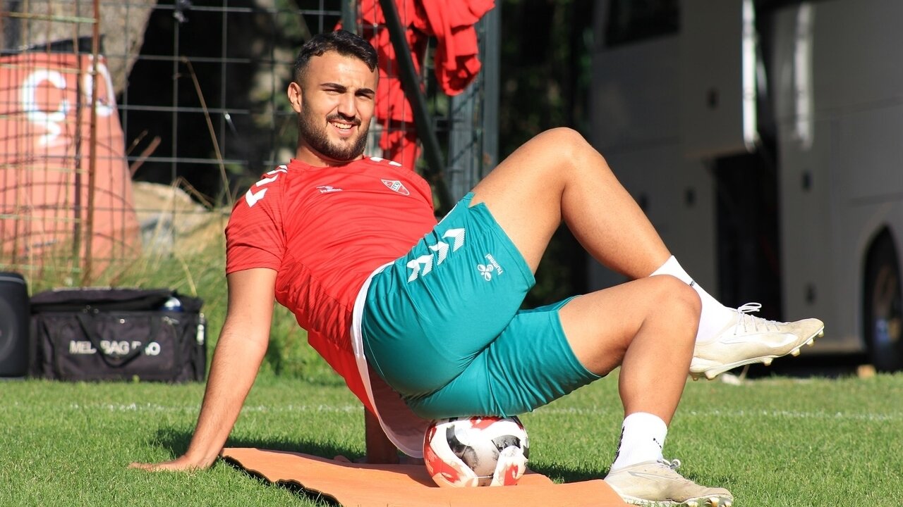 Kar��yaka'da �mer Faruk bekleyi�i