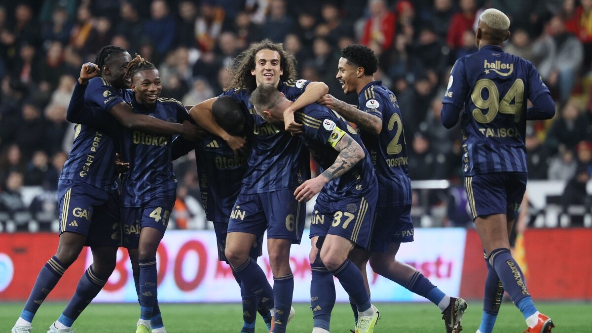 Fenerbah�e'de hedef net: '�ampiyon olun, tarihe ge�in'