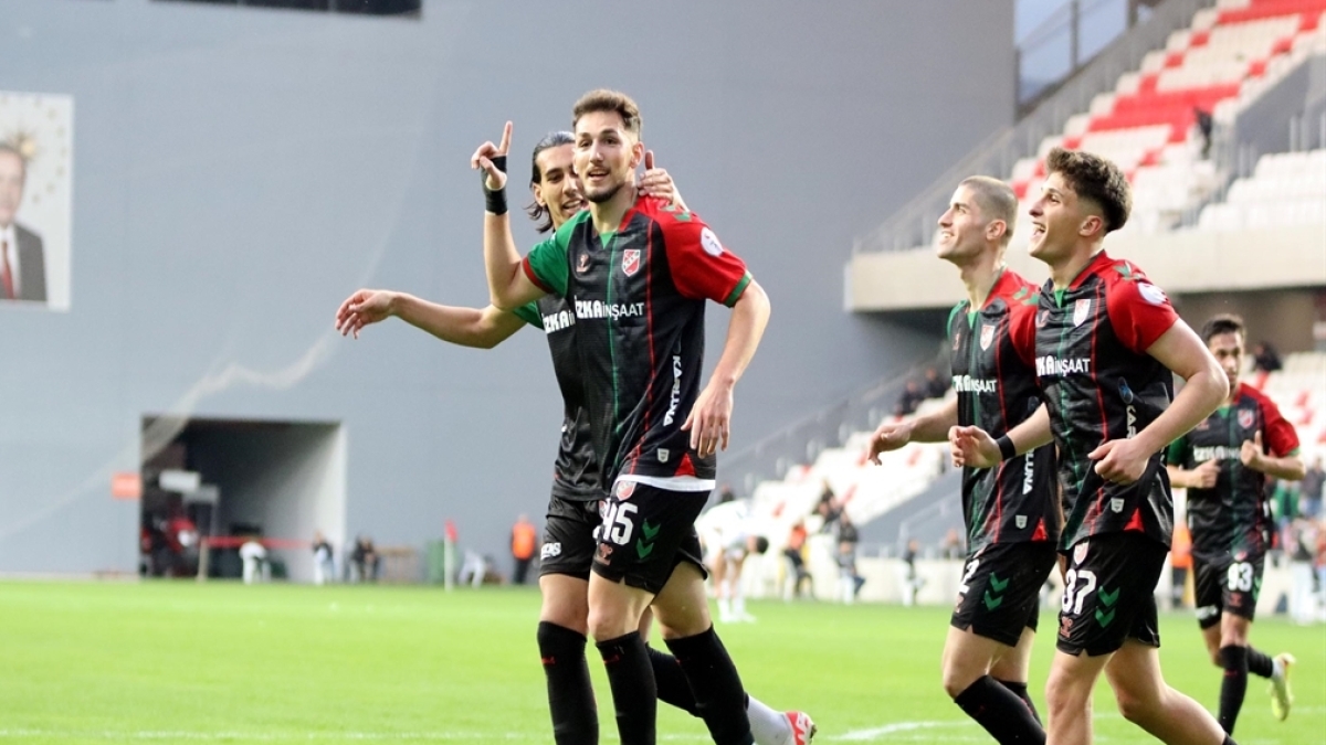 Kar��yaka deplasmanda kazanmak istiyor