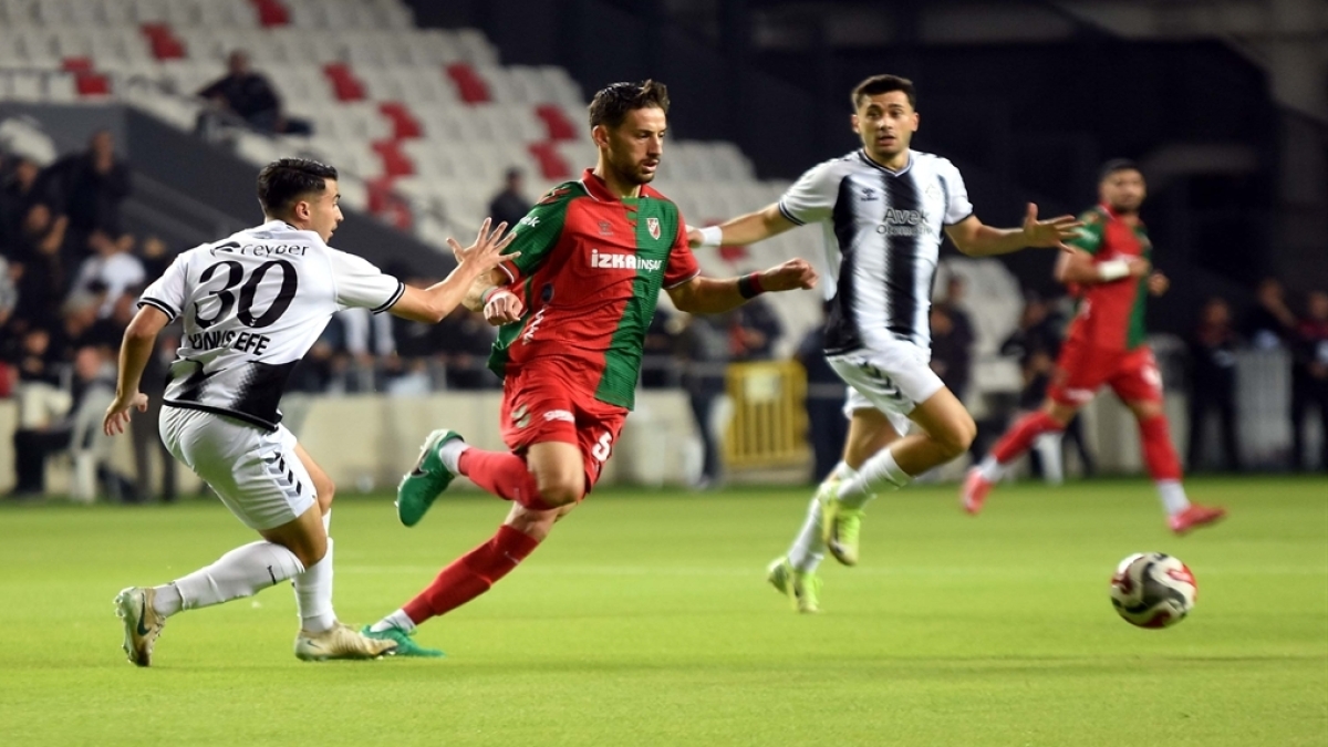 Kar��yaka'n�n g�z� Altay'da