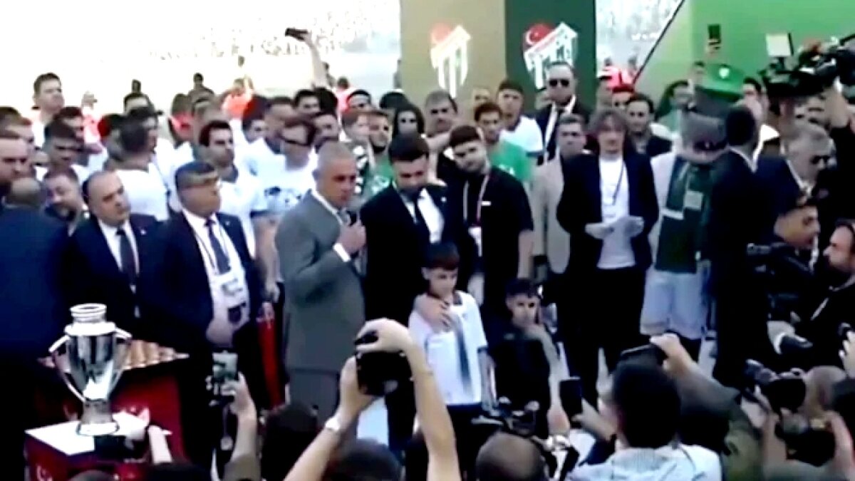 Hac�osmano�lu'na �ok protesto! Isl�klar susmad�