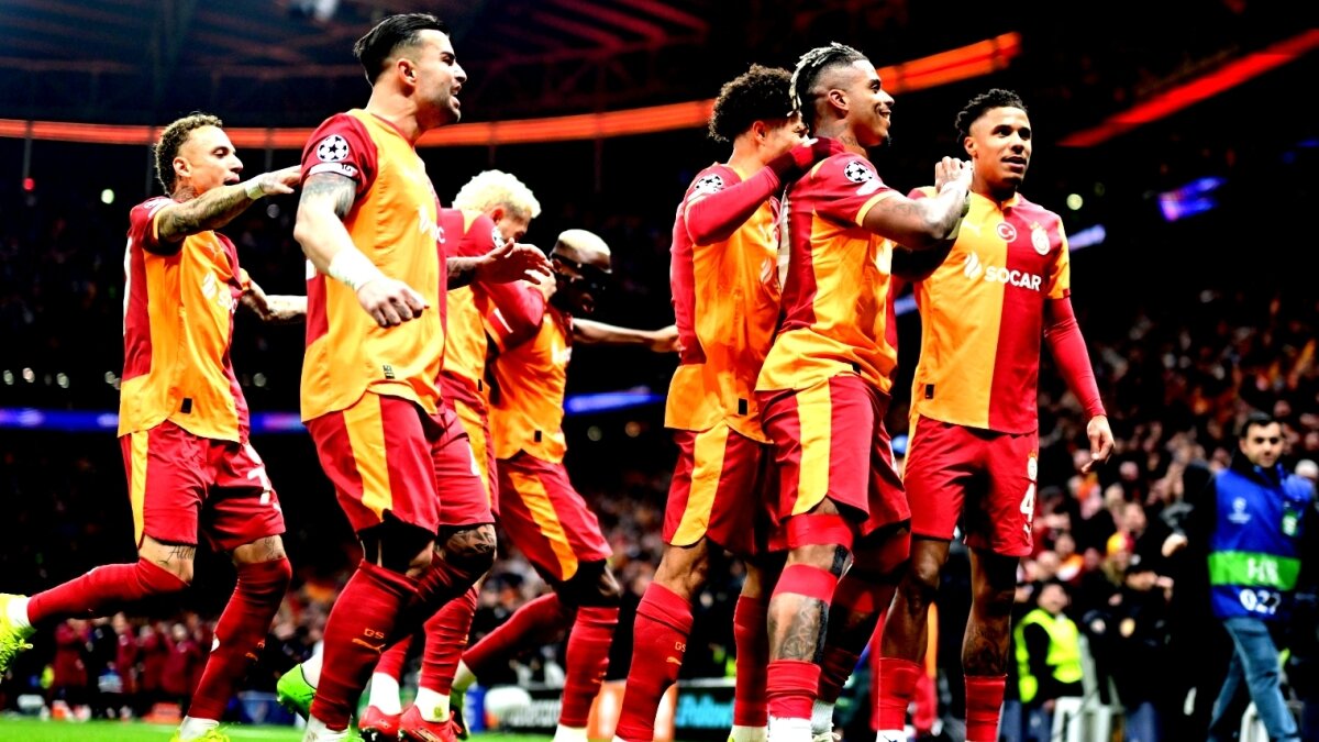 Galatasaray, kupay� g�rd��� zaman b�rakm�yor!