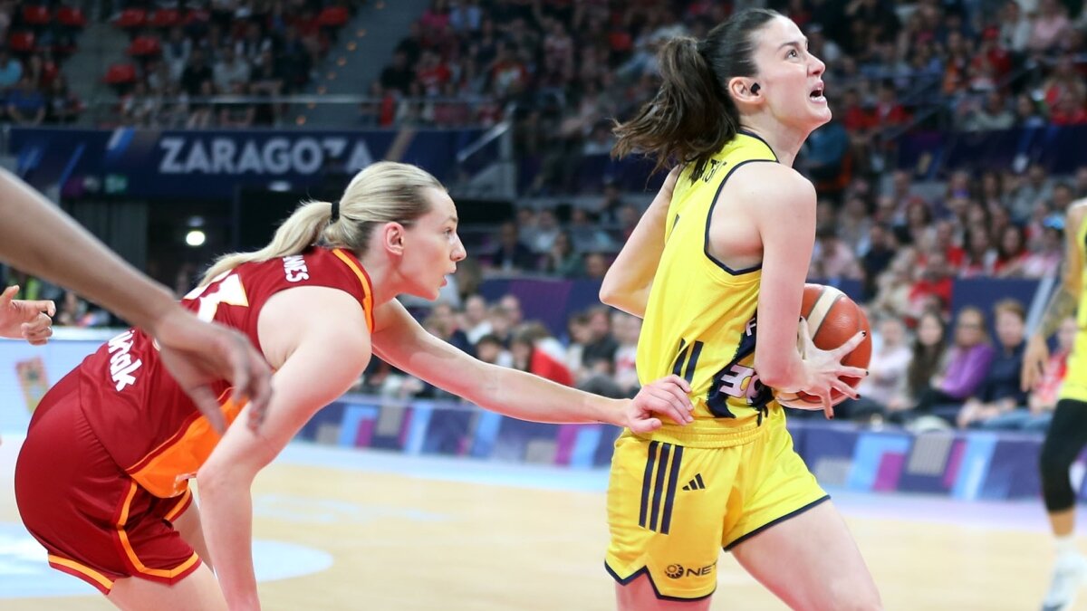 Fenerbah�e Opet, lige ve Avrupa'ya damga vurdu!