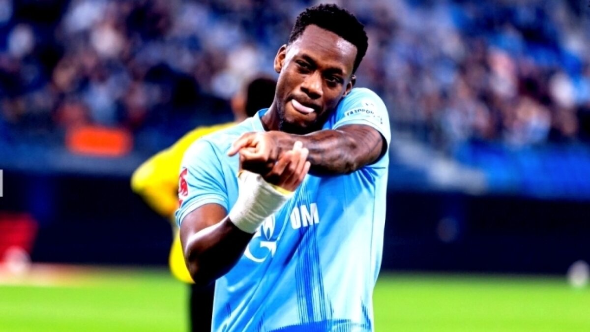 Jhon Duran yine kay�plara kar��t�!