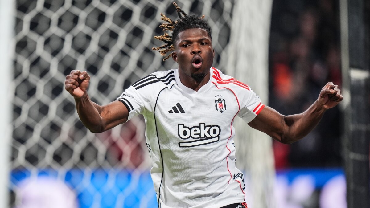 El Bilal Toure'den ele�tirilere yan�t: 'O aptallar gibi olmay�n'